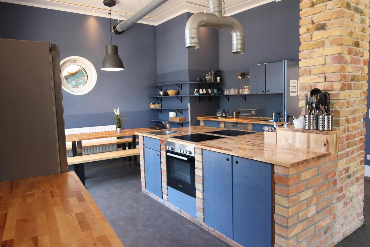 Blue Doors Hostel Ktv Росток Екстер'єр фото