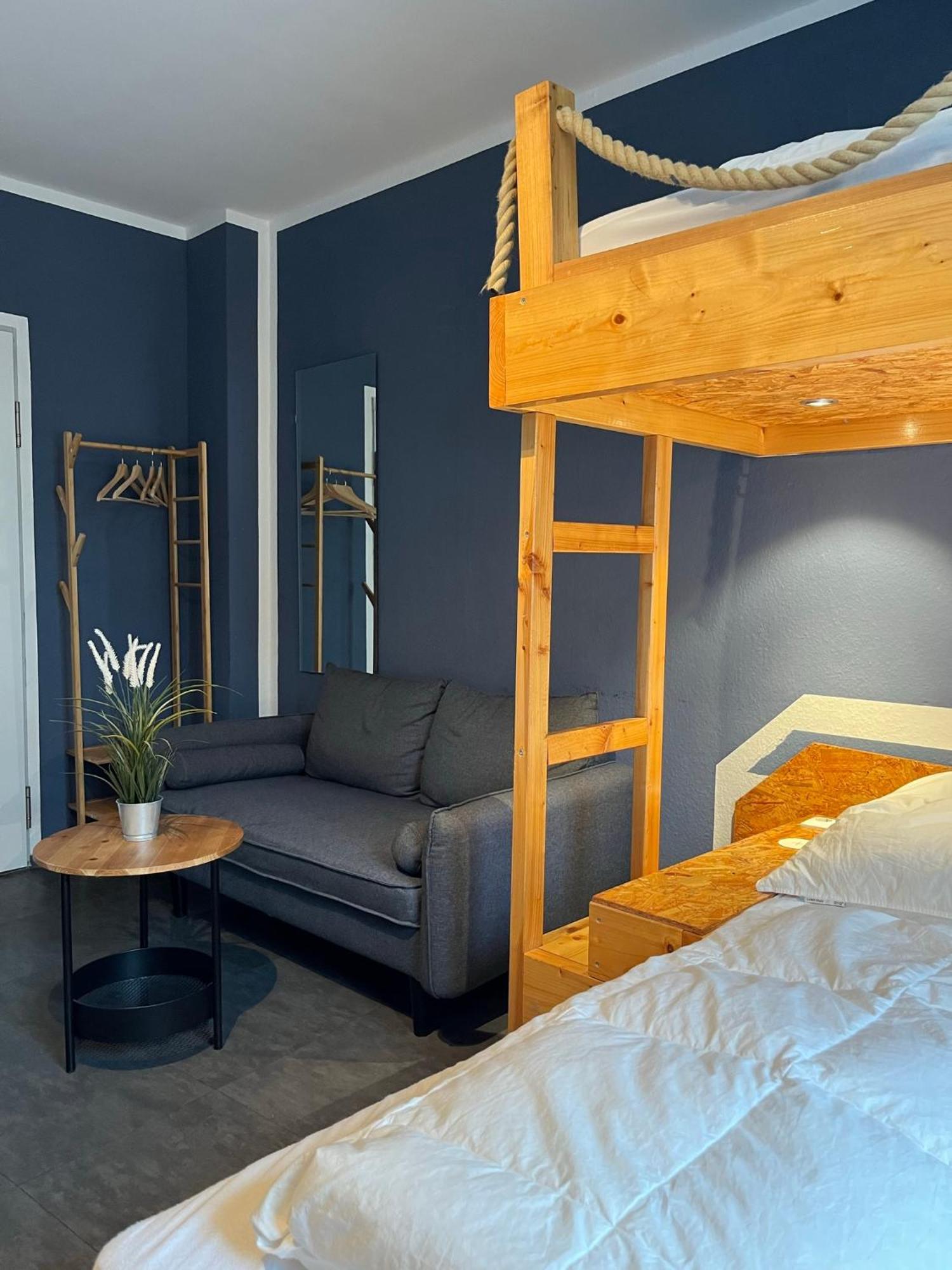 Blue Doors Hostel Ktv Росток Екстер'єр фото
