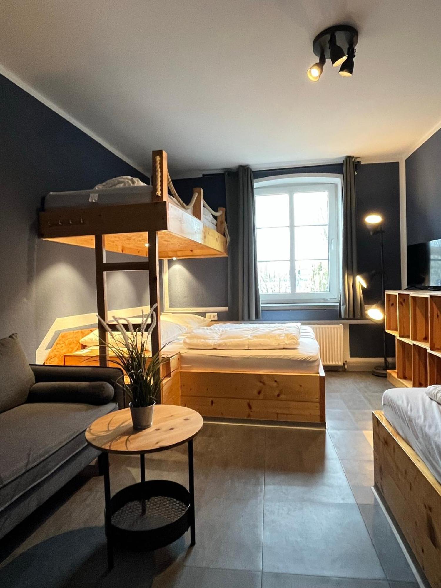 Blue Doors Hostel Ktv Росток Екстер'єр фото